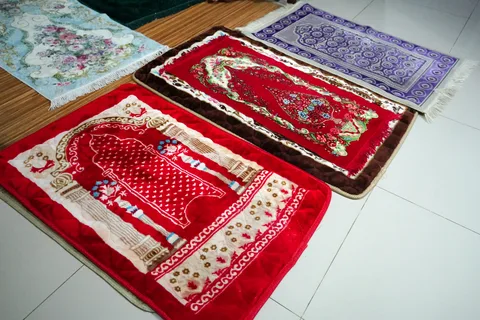 what is loop pile carpet